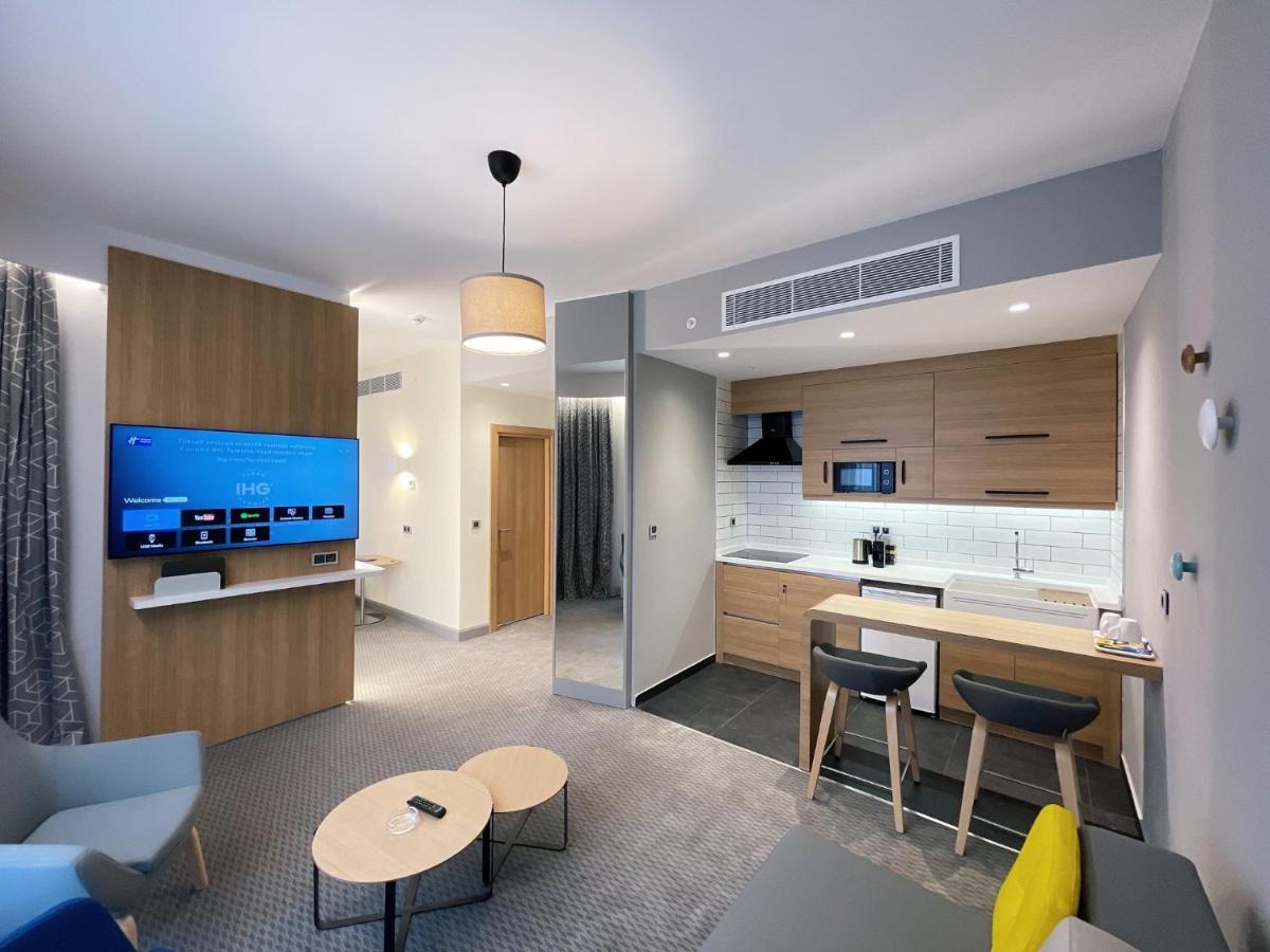 Express - - Airport By Ihg Hotel