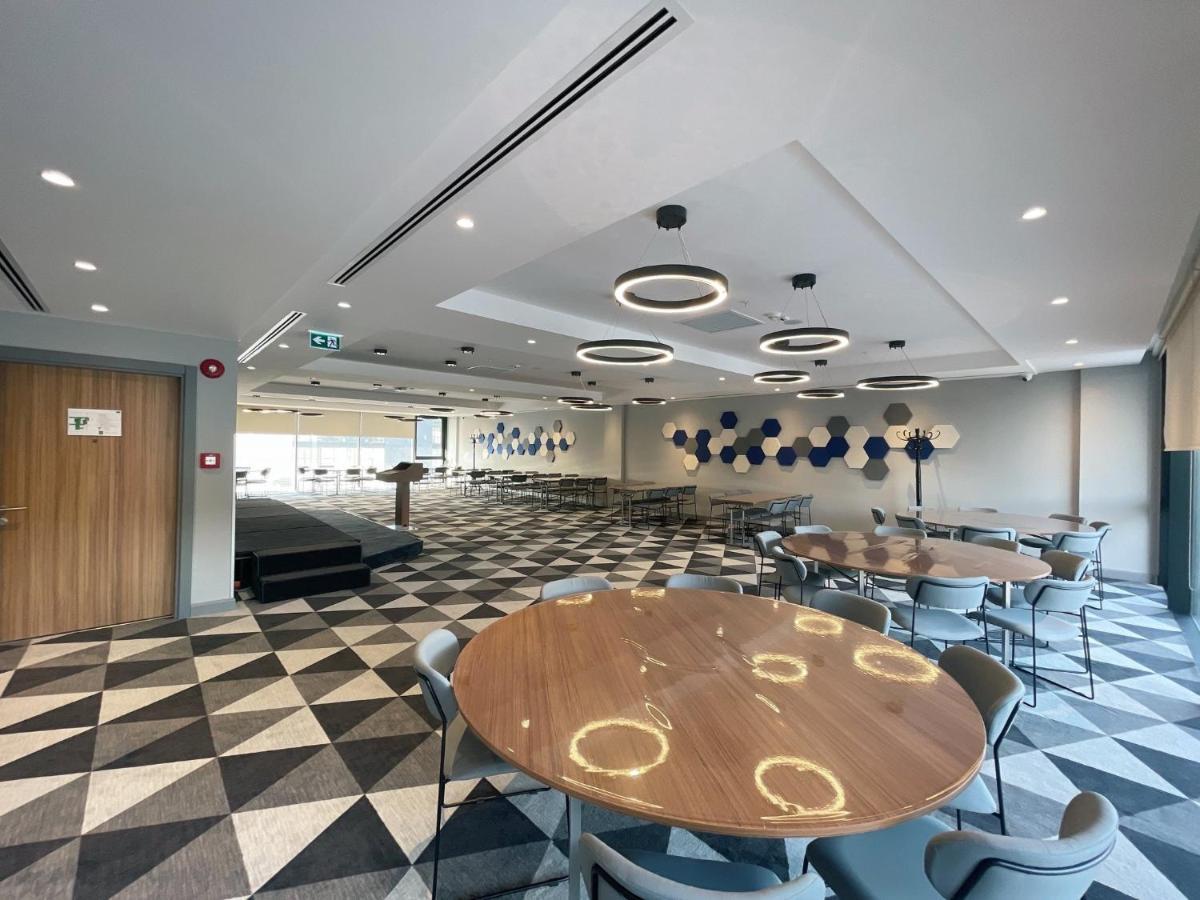 Express - - Airport By Ihg