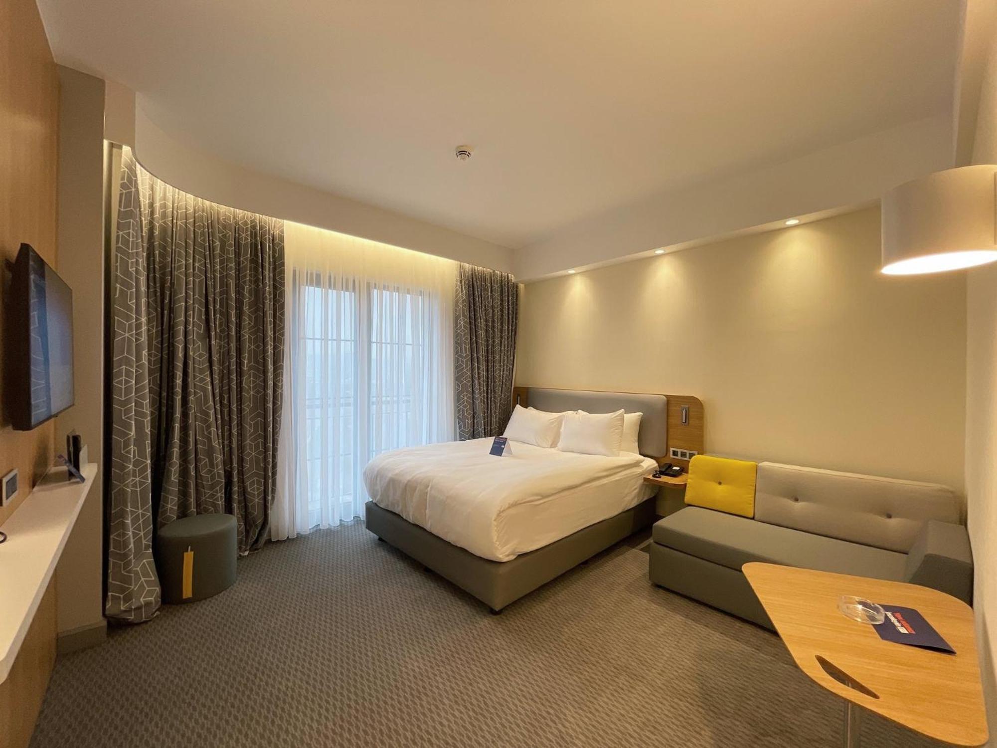 Hotel Express - - Airport By Ihg