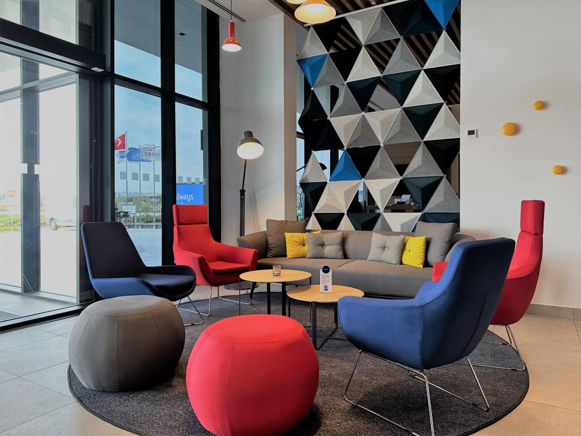 Express - - Airport By Ihg 3*